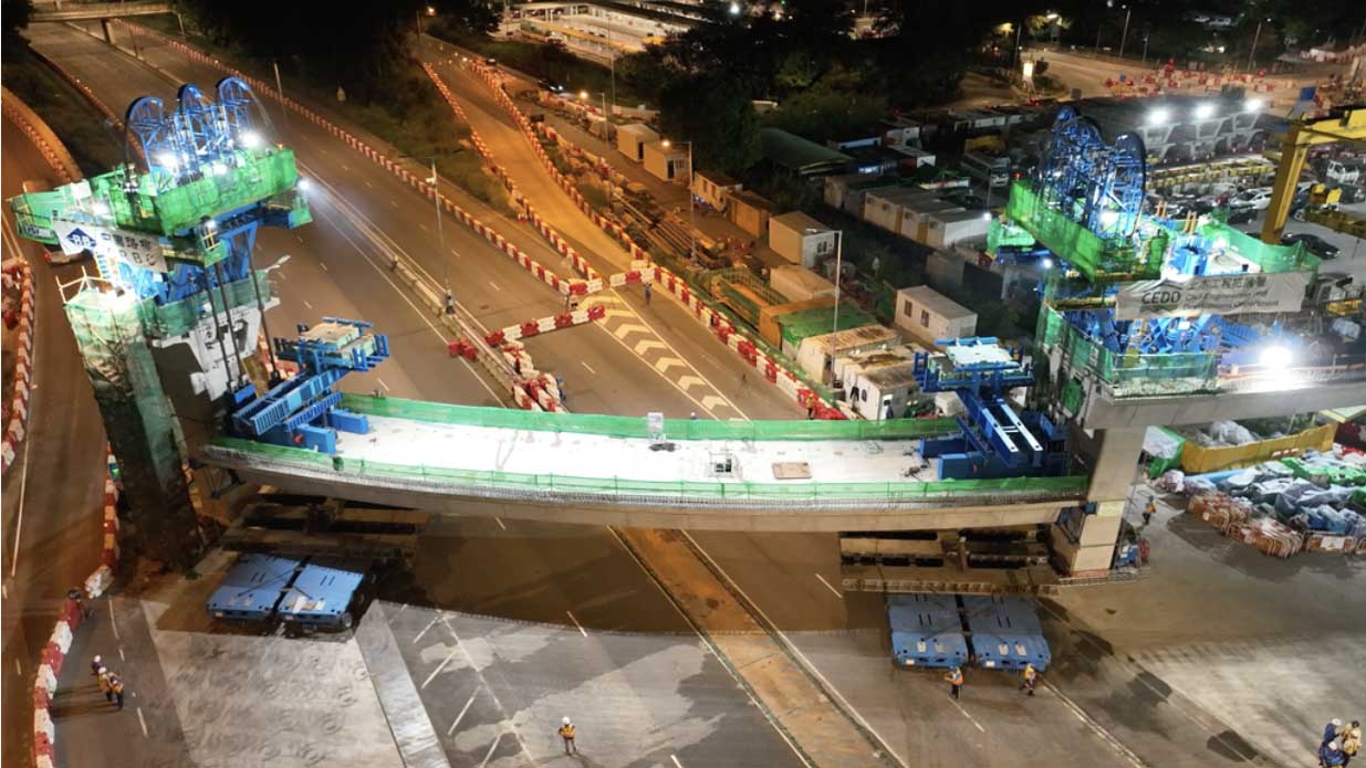  Full-span Deck Erection Technology for Bridge Construction